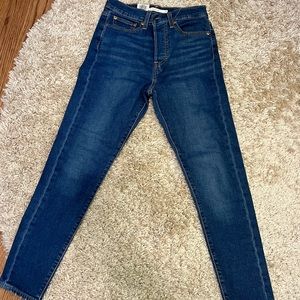 Levi skinny wedgie jeans